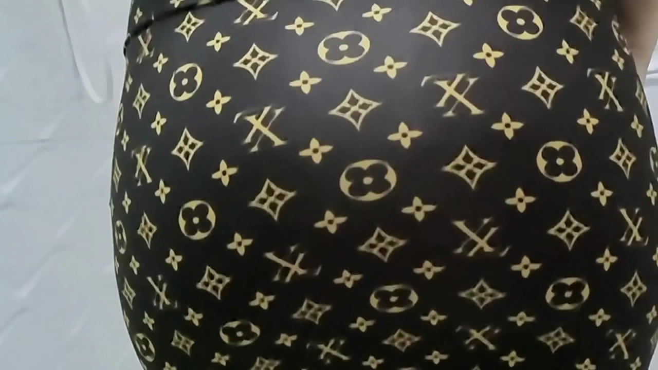 mi esposa meando dos veces