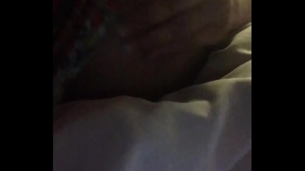 mexicana toca su teta