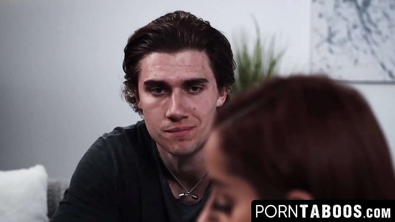 Stunning redhead Vanna Bardot tricked by her kinky stepbrother Michael Swayze for a hardcore pussy fucking that ended in a sticky creampie.