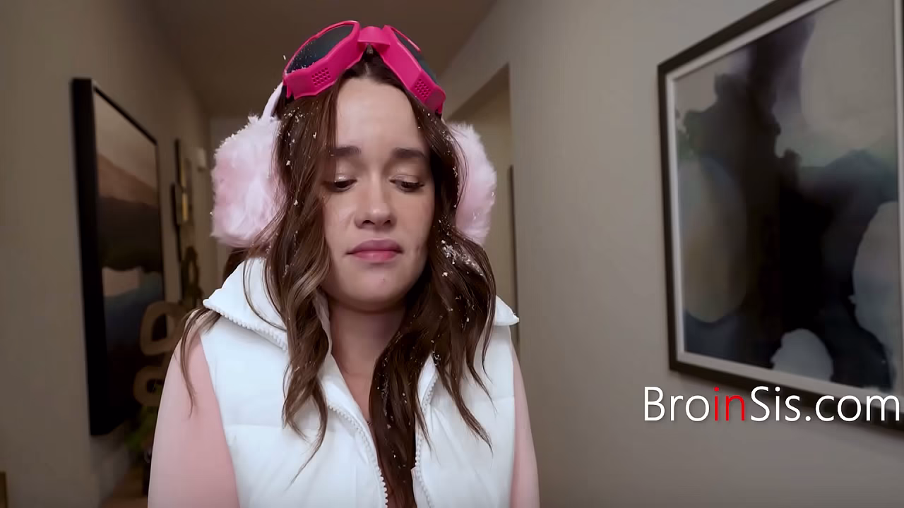 Hairy Stepsister Gets Turned On By Prank Porn Stream - Khloe Kingsley, Jayden Marcos