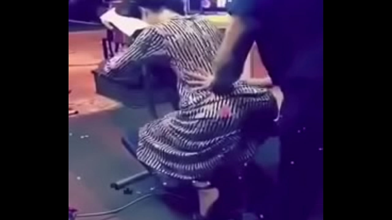 بالراحة بقى بيوجعني يا سعيد