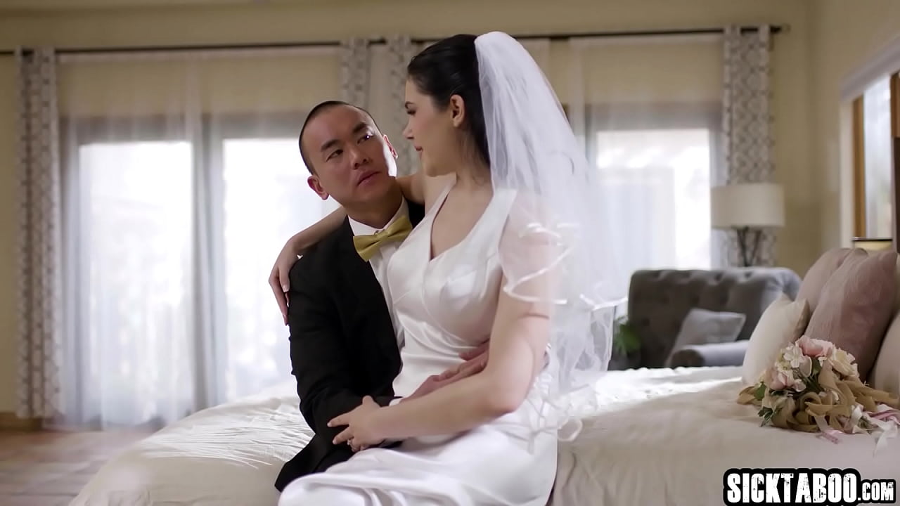 Big ass MILF sucked big dick and enjoyed anal sex after she gave a blowjob