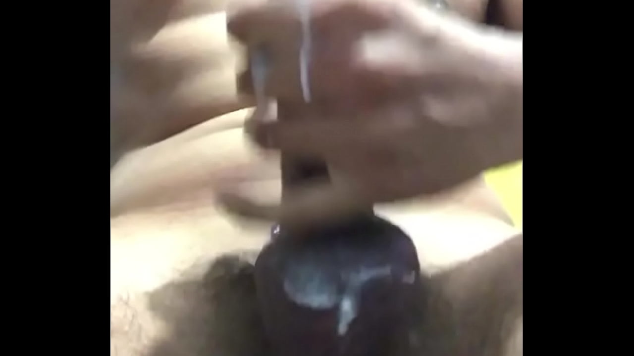 Masturbandome semen