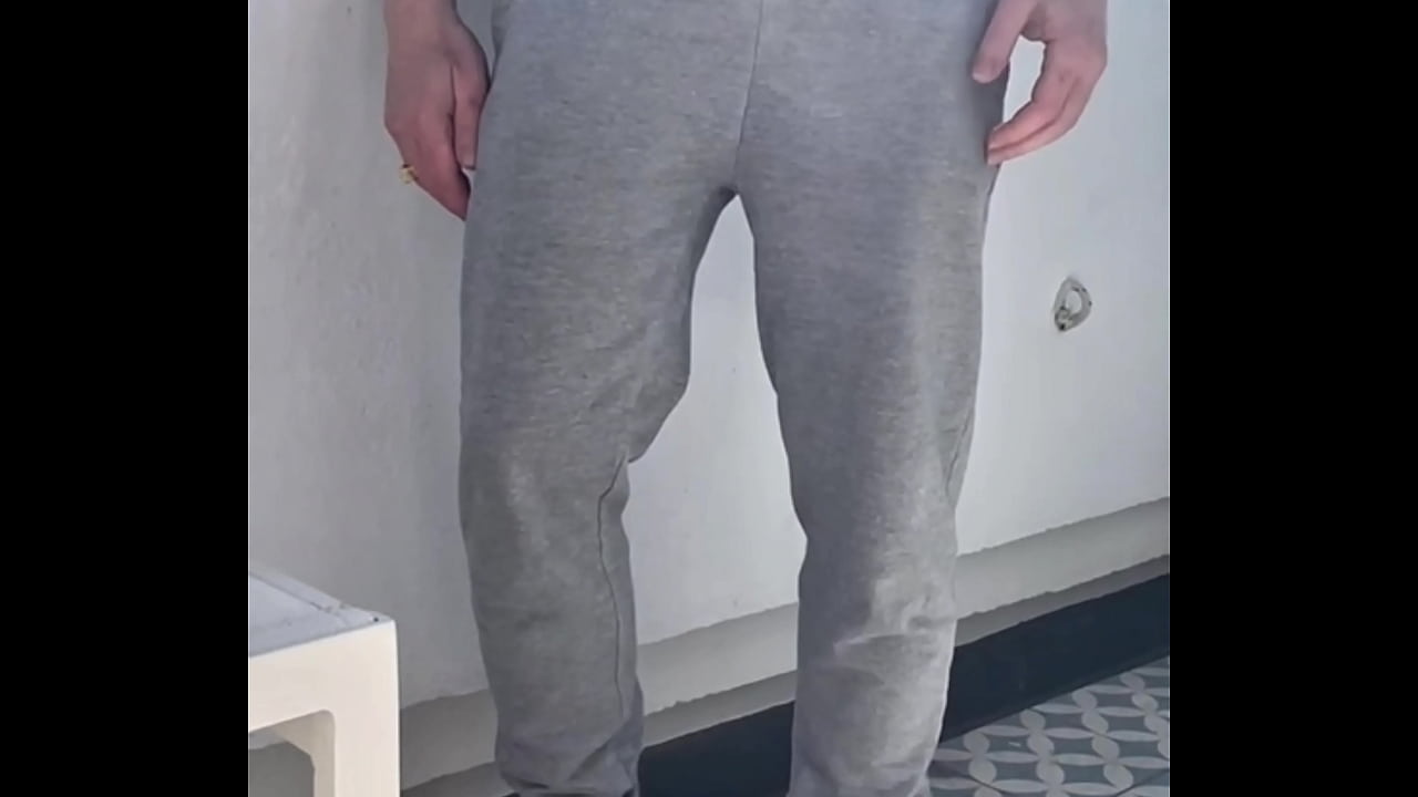 Truth or dare - had to piss and wet my pants