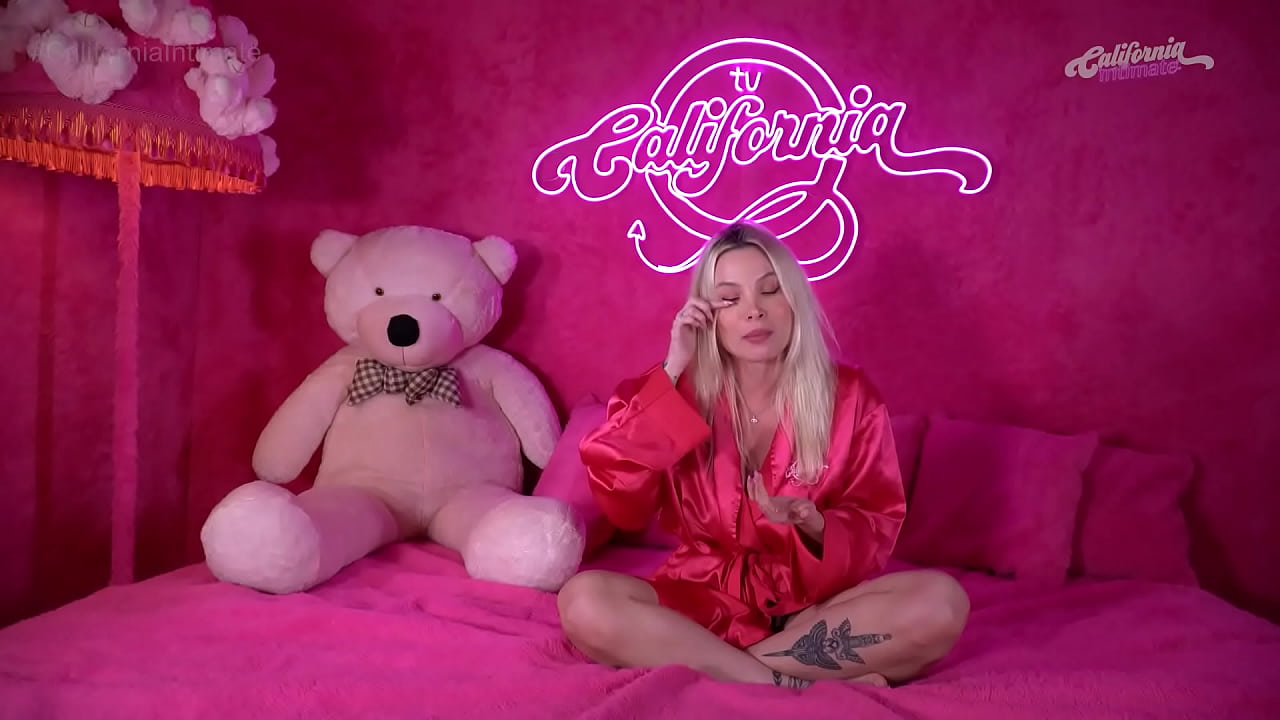 Hottie Gi Genesini in her bedroom