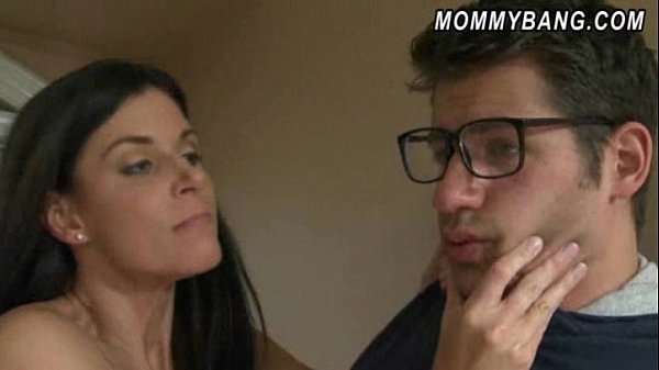 India Summer and Melanie Raine bathroom threesome fun