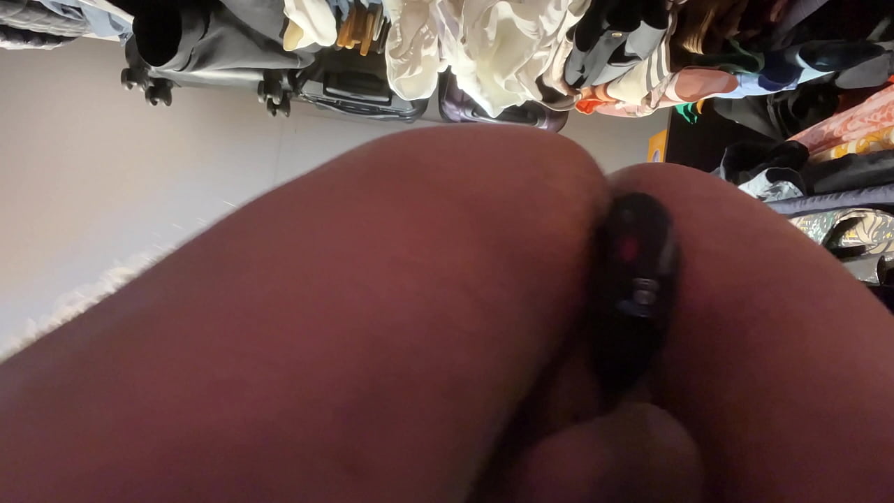 Ass insertion amateur