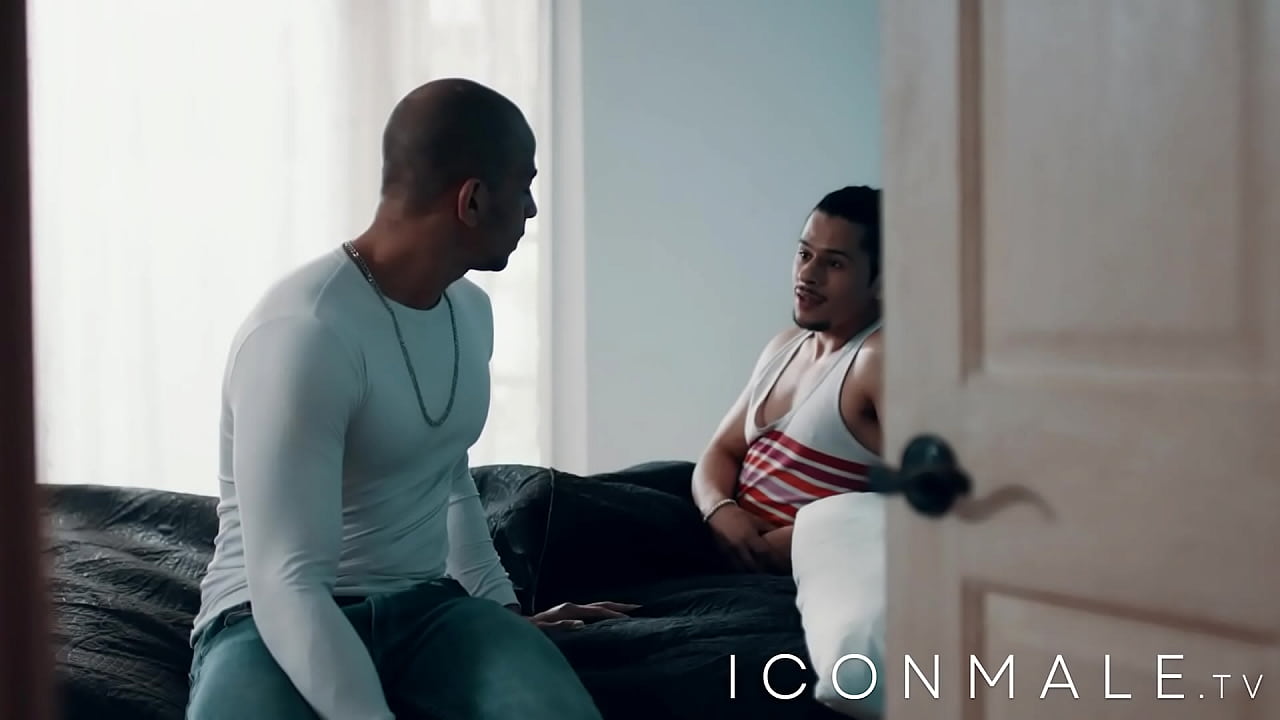 Primera vez que hace un anal con una polla negra y le encanta