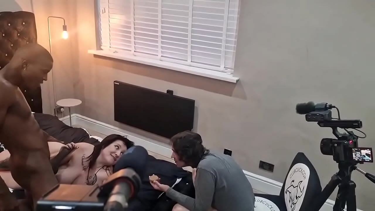 Hahah this cuckold awaiting to eat his biscuit but only when it's full of the bulls cum