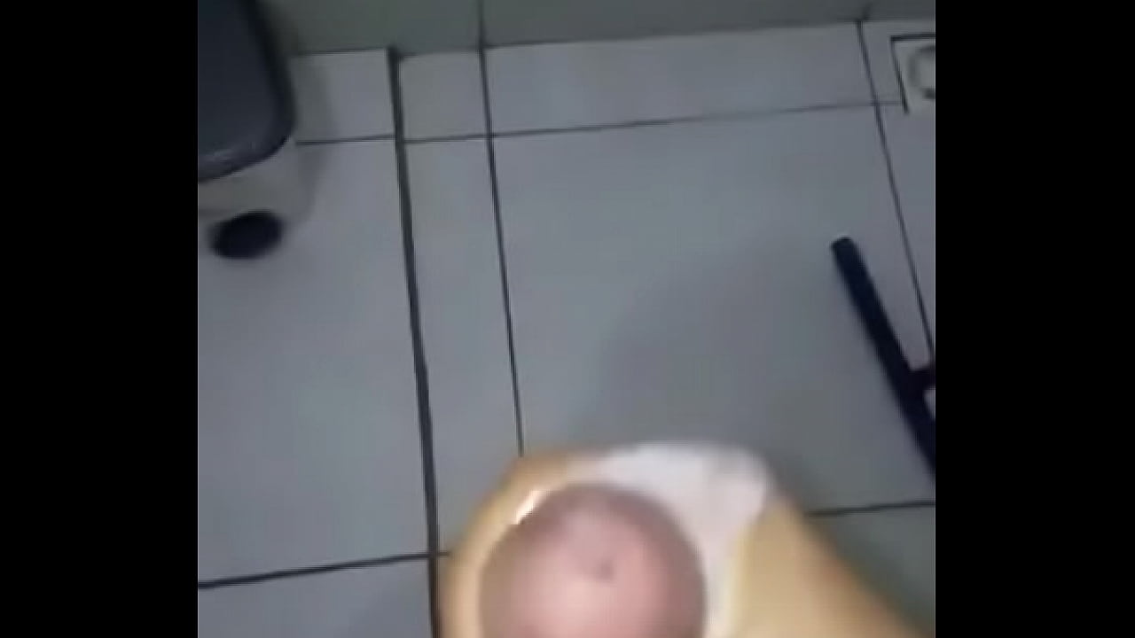 novinho h&eacute;tero brincando