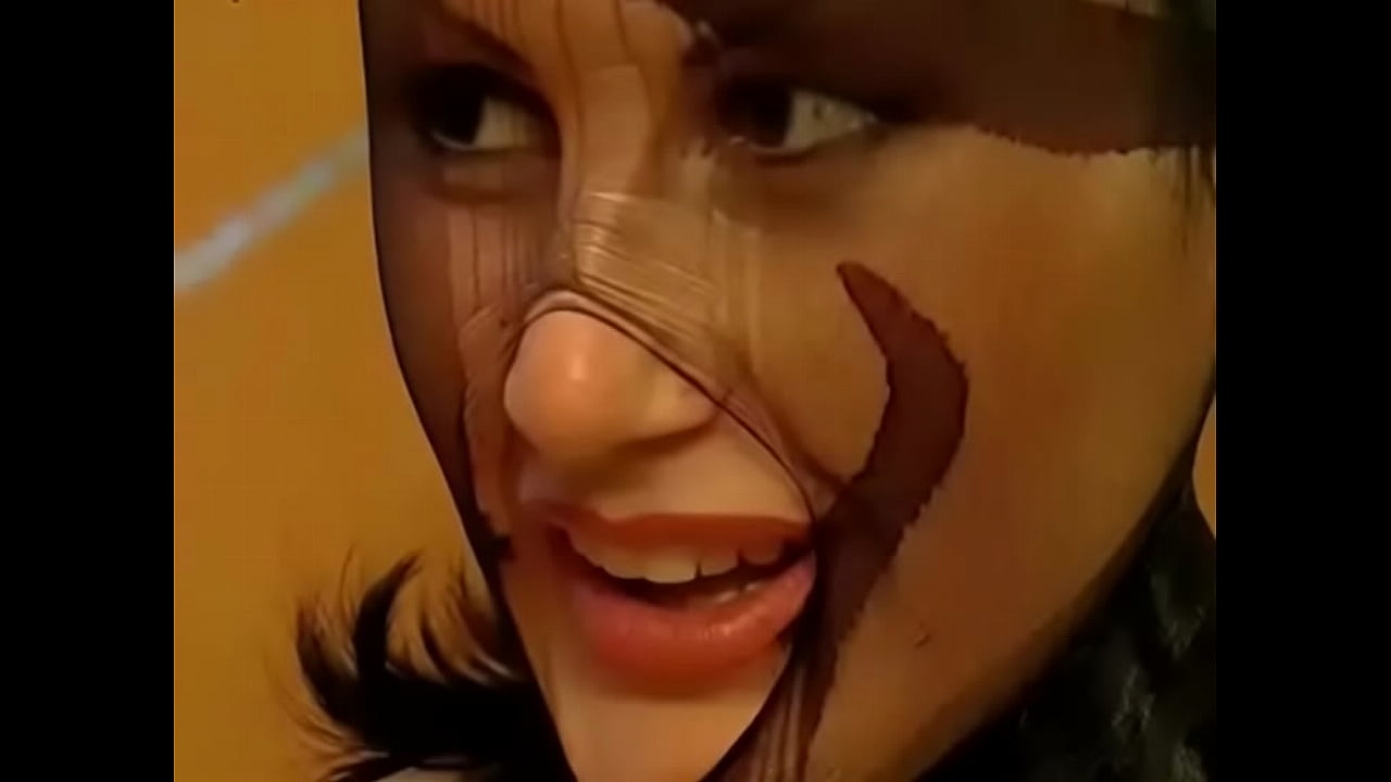 Karma Rosenberg en el Ba&ntilde;o