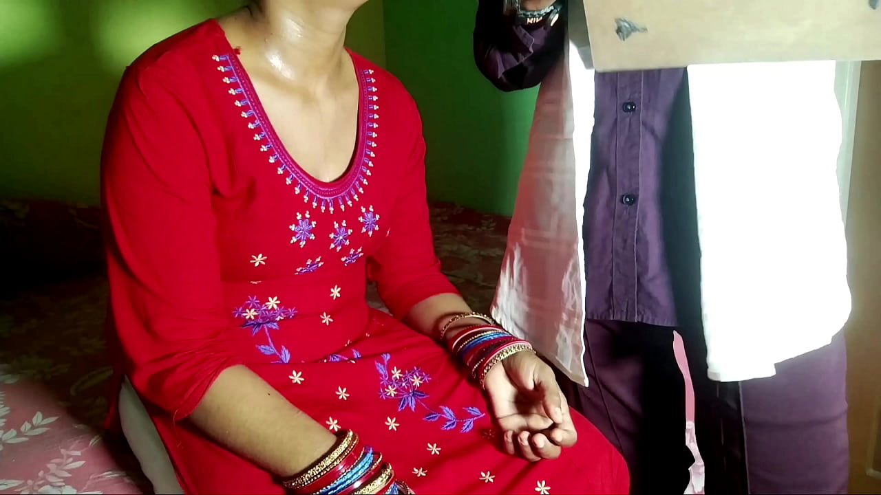 डॉक्टर ने पेशेंट गर्ल की चुत फाड़ दिया हिंदी आवाज में