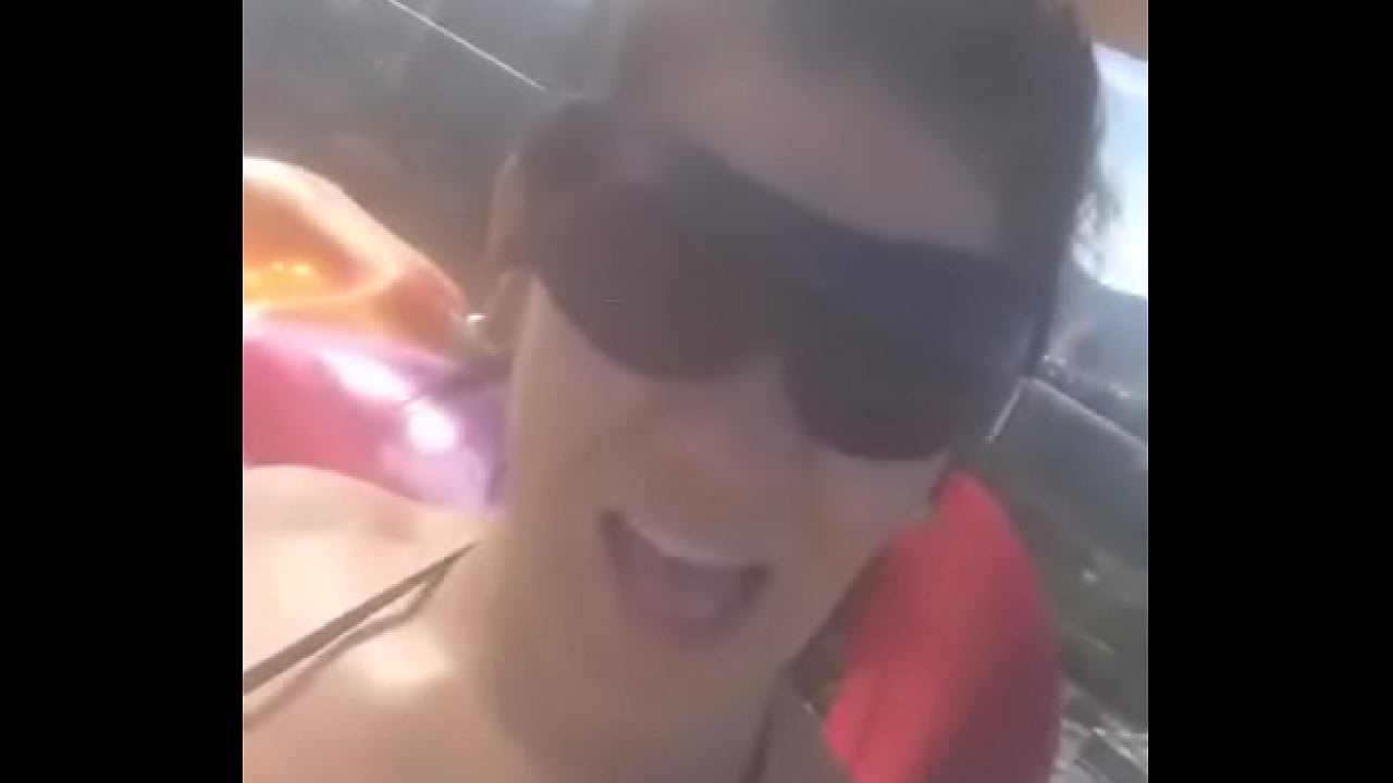 bruna ferraz de biquini na praia exibindo sua bundona deliciosa