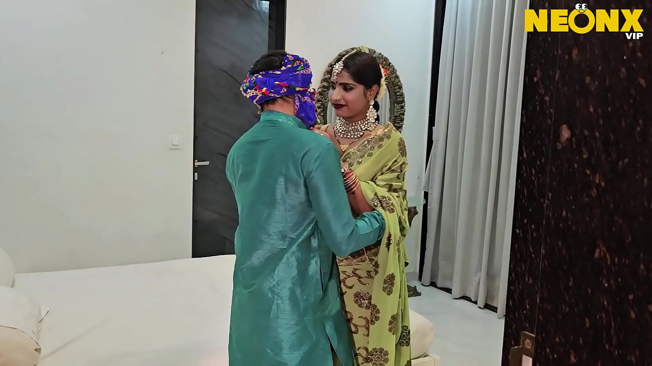 Very Hungry Indian Mature Bhabhi Seduces and Fucked from her Boyfriend hardcore sex