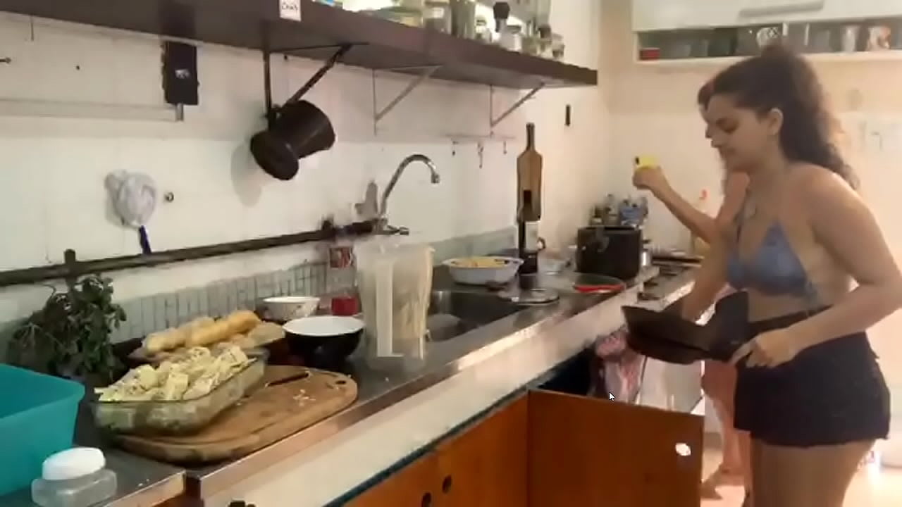 paolabuzzone vaza calcinha, direto da twich e toma ban ao vivo