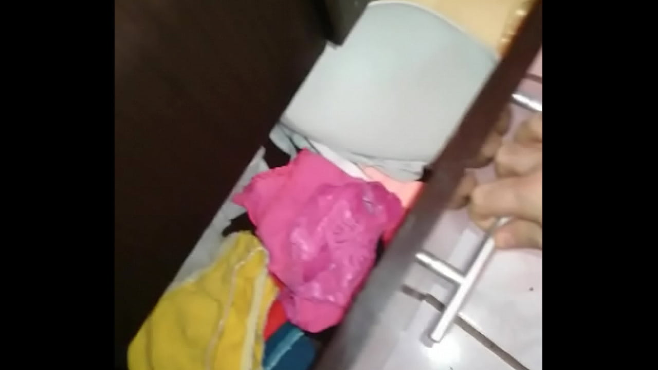 Las tanguitas de hilo de mi jefesita