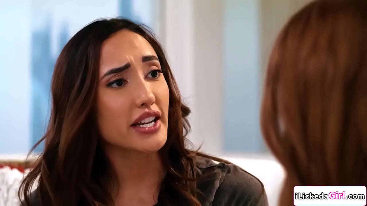 My Moans helps milf neighbor Chloe Amour move things in the house.She gets horny seeing her vagina.The cougar gets naked and lets her lick her pussy