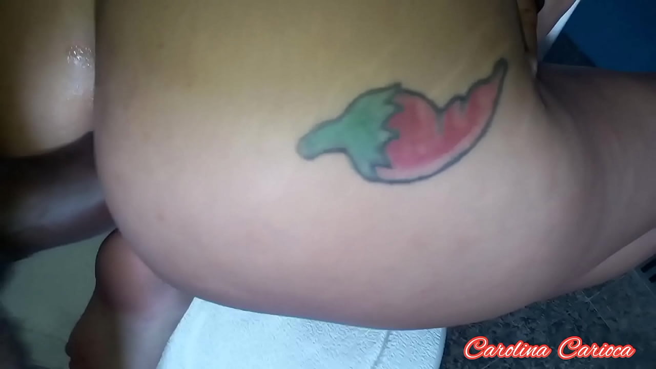 Dando meu cu no pelo