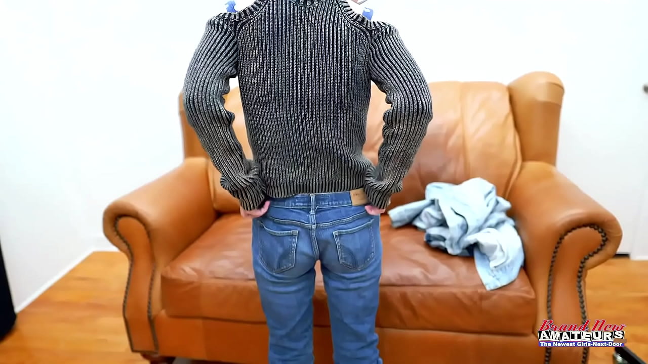 Shy Nerdy Petite Blue Haired Blonde Raven Teases With Innocent Deepthroat!