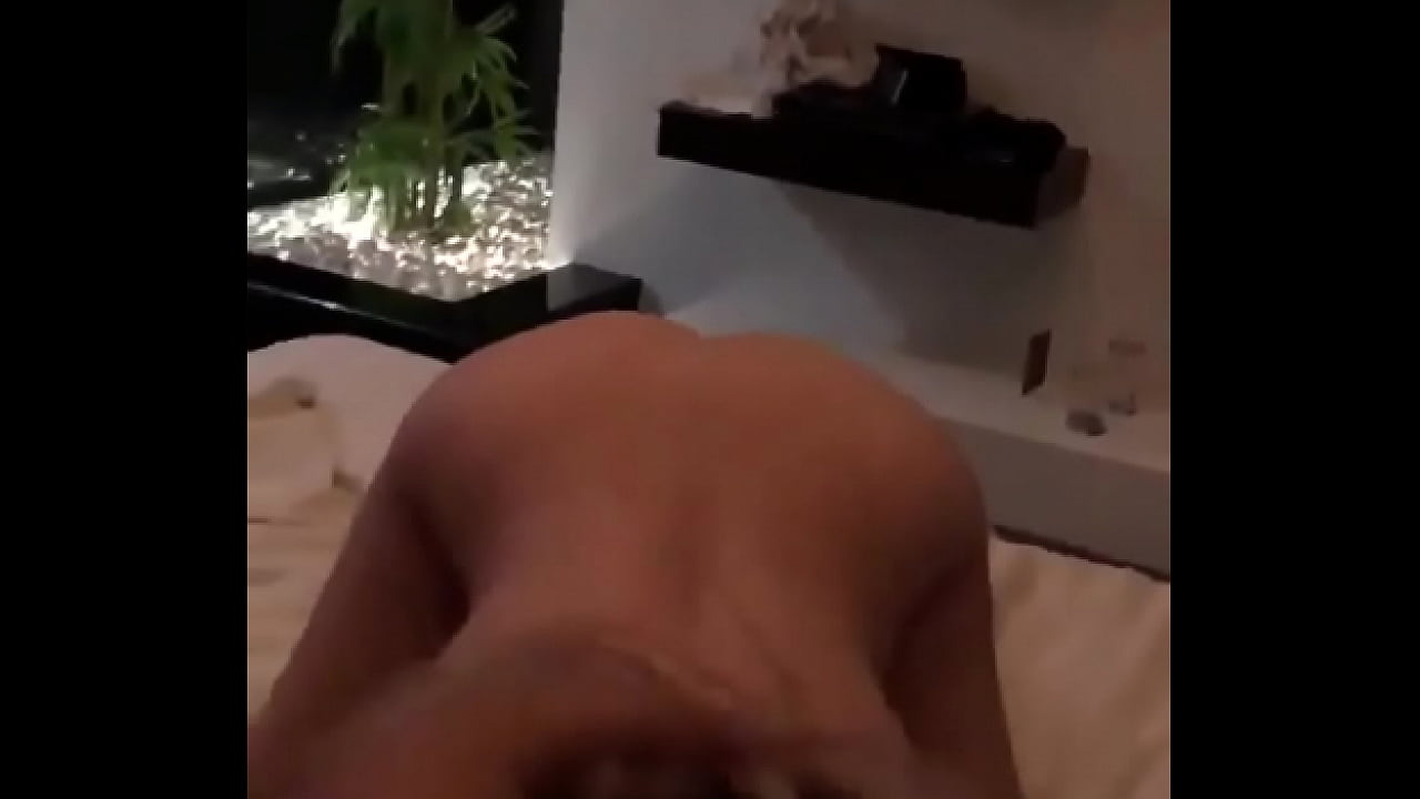 mexican girl make blowjob