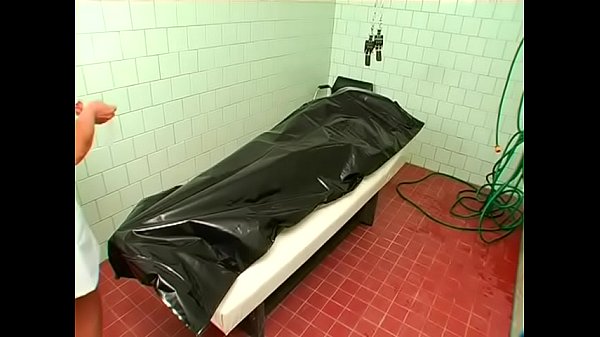 Lovable girlie flaunts her sweet body