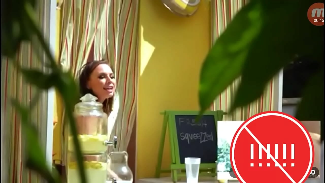 تمارس الجنس اثناء بيع الزبائن