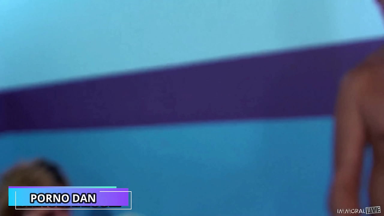 Britney Amber & Mia Mae's Wand-fucked, Cum-showered Orgy!