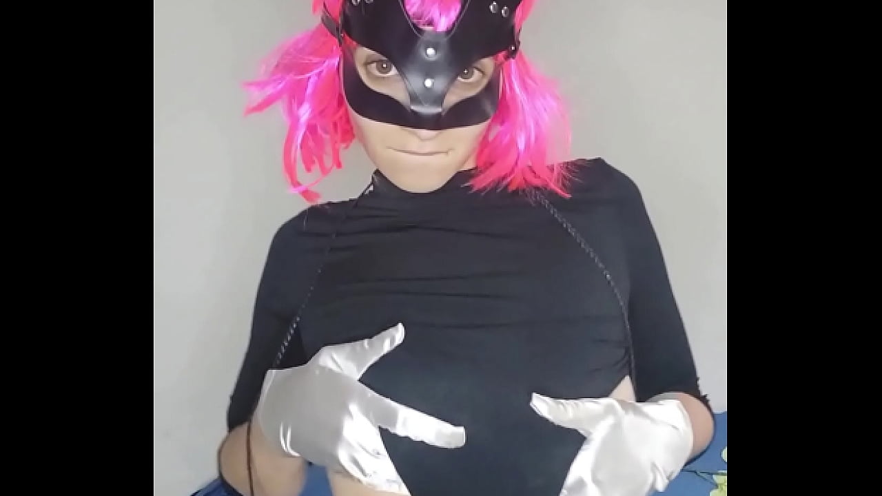 Discover my pleasure with my kitty mask and big tits