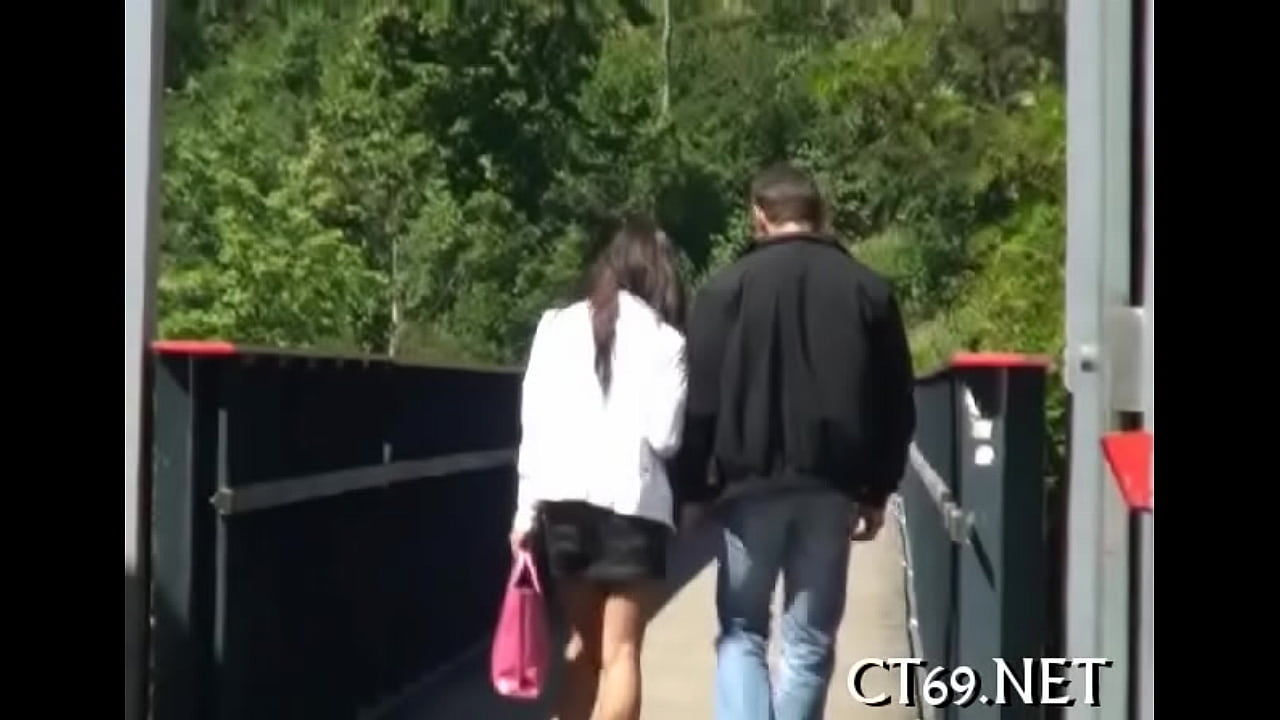 Juicy floozy endures hot sex