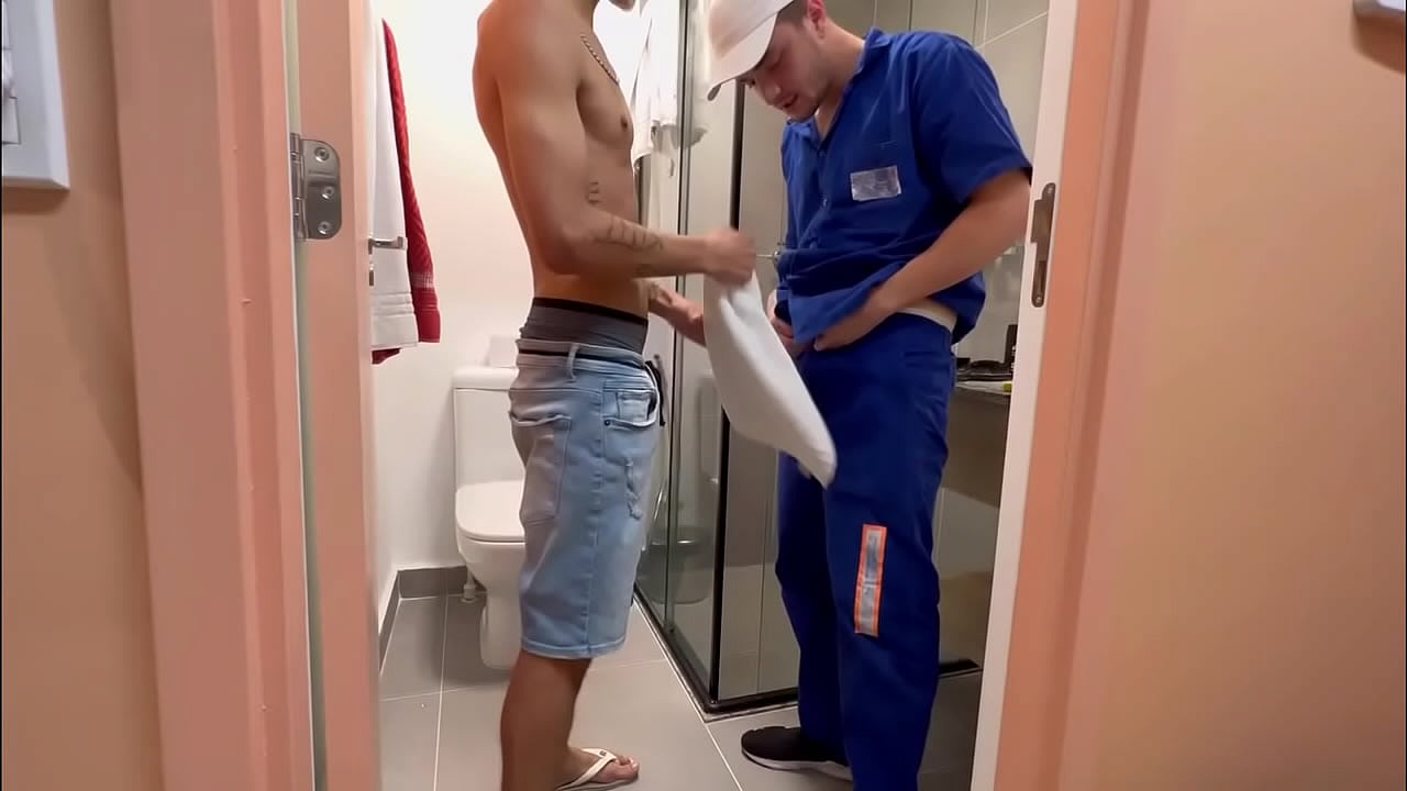 The technician of the naughty building