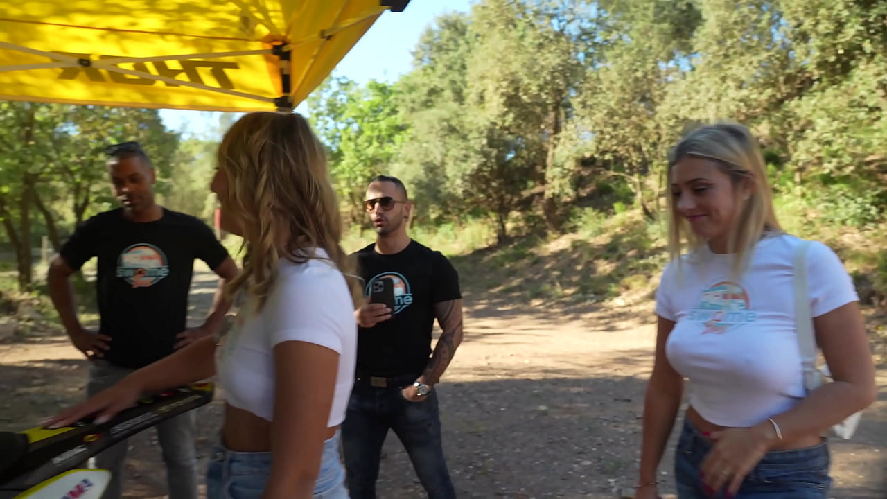 Le bus des libertin #5 fait une halte sur un terrain de cross !!