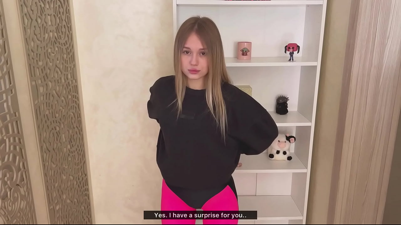 Трахается за хороший подарок