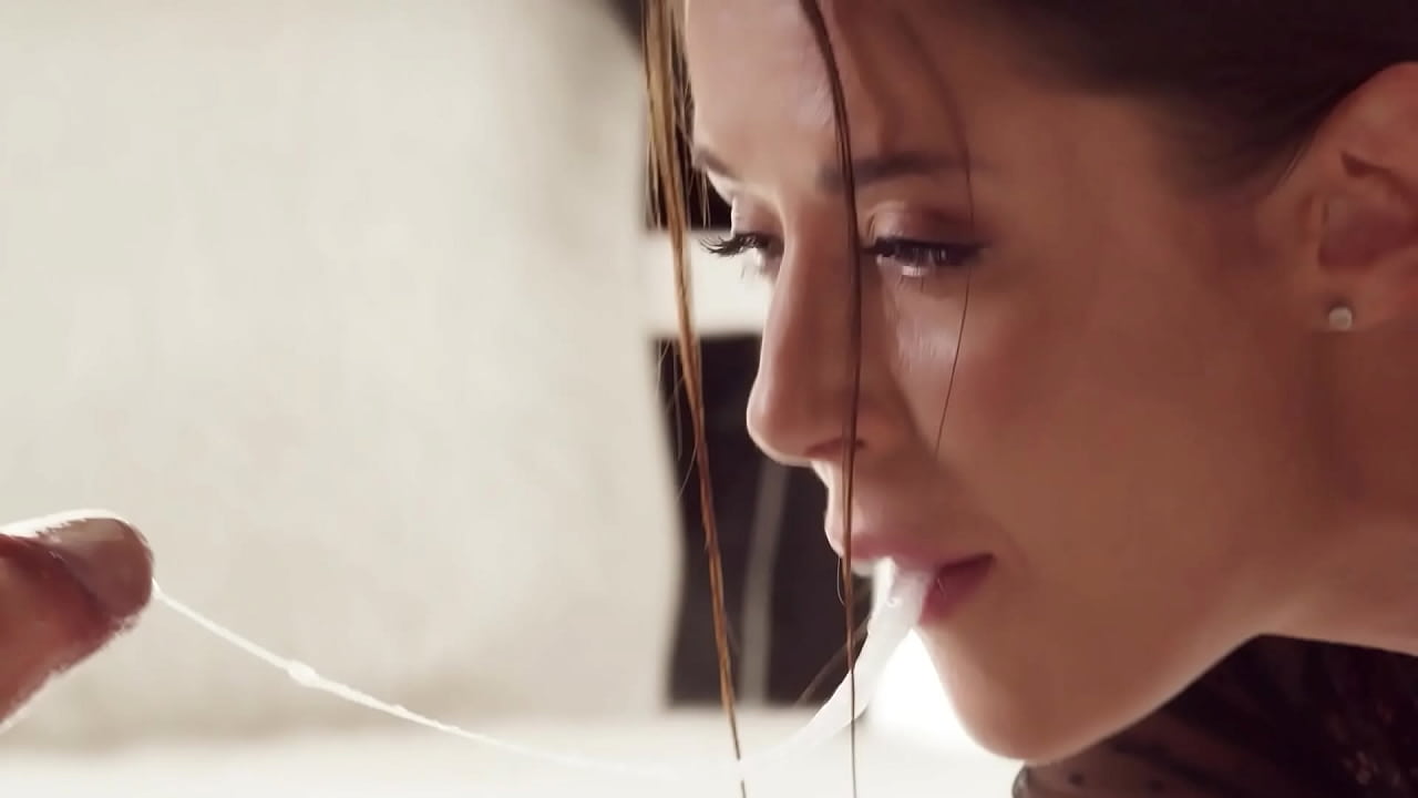 Lovely Babes Gizelle & Madi Are In For Some Hot Girl On Girl Action - A GIRL KNOWS