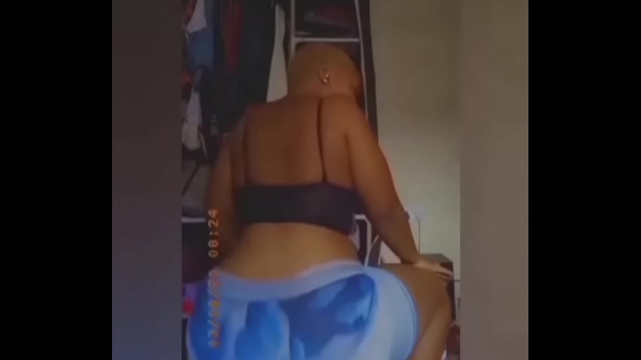 NO ONE DOES LIKE MY GIRLFRIEND