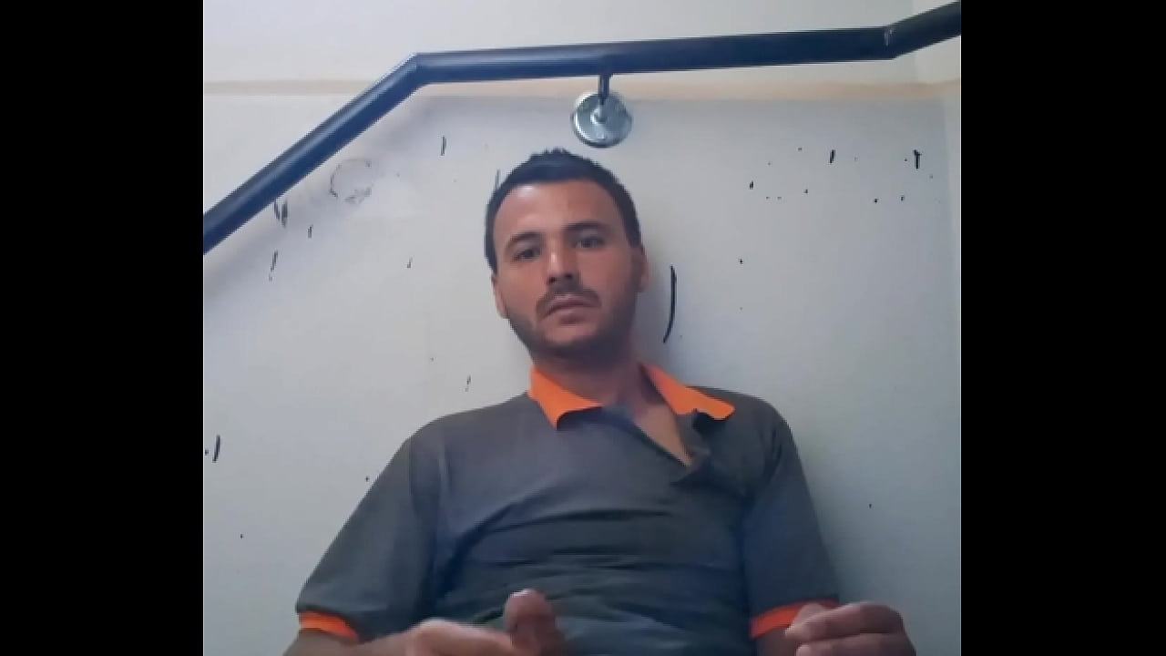 Ai como queria meter na empregada desse predio