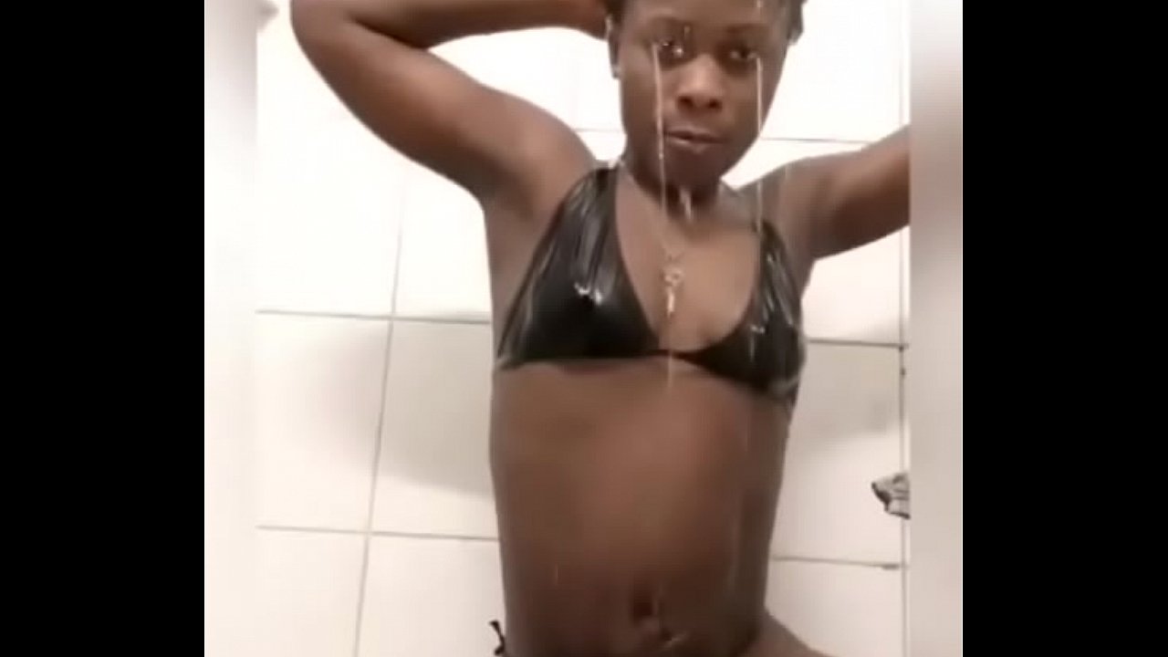 BLACK BIG ASS SHAKING