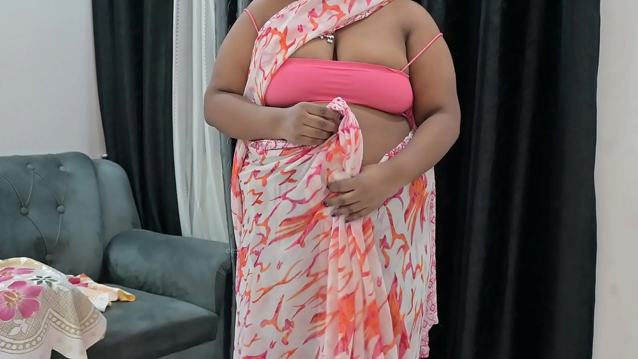 desi aunty showing tits