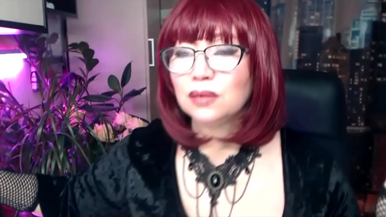 My bitch wife goes crazy with an orgasm with a stranger on our wedding anniversary)) Very hot private show!