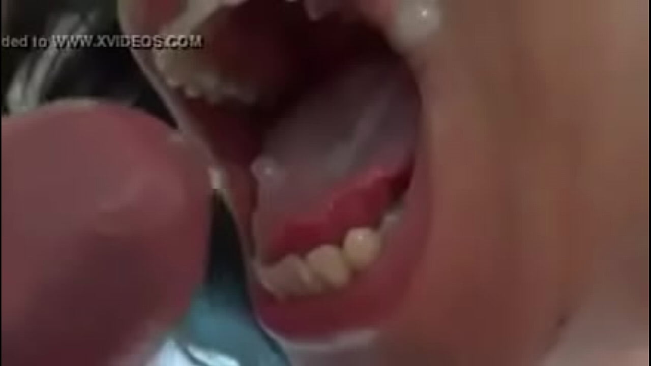 camila tomando leite 1