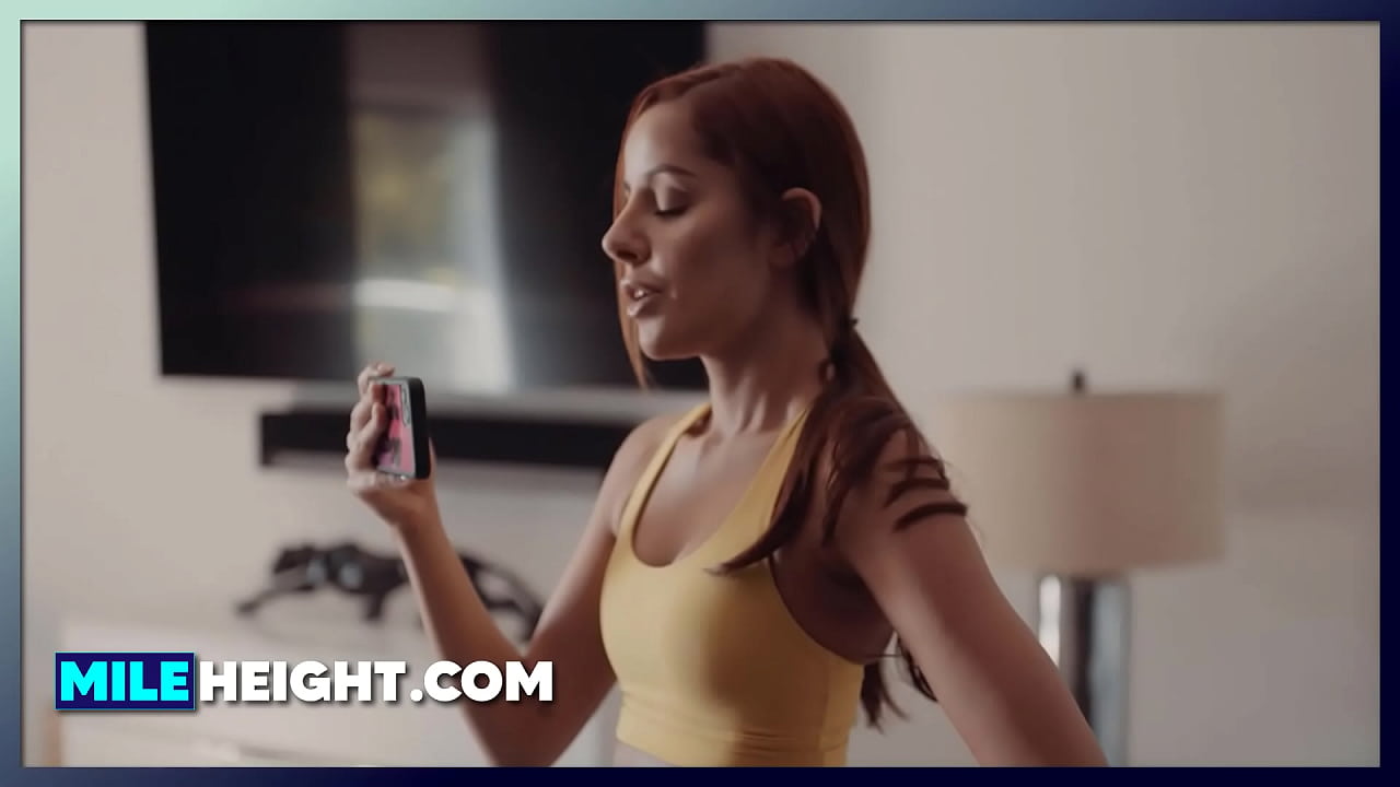 Exposed Guy by his Nice Stepdaughter