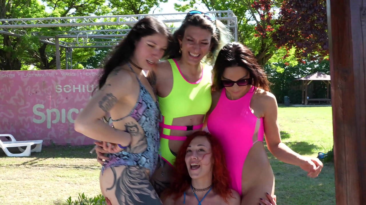 Dietro le quinte, 4k Festa e Orgia in piscina. Video completo sulla mia pagina Red.