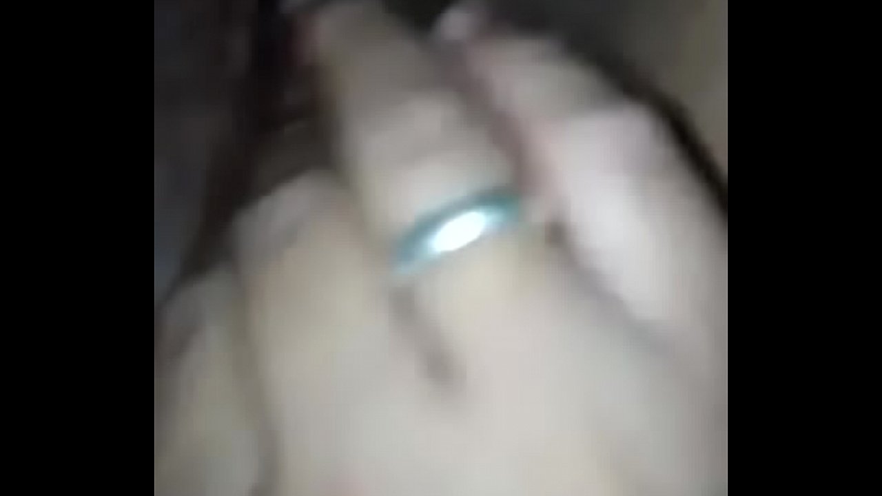 Mi nalgona masturbandose mientras yo trabajo