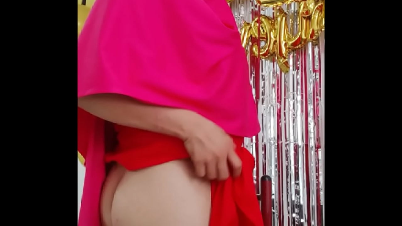 Patriarchy made me very submissive and that's why I'm wearing clothes covering my face.