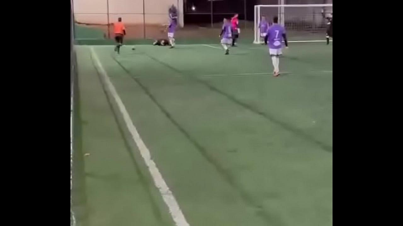 Galeir&atilde;o safado, pegando o atacante