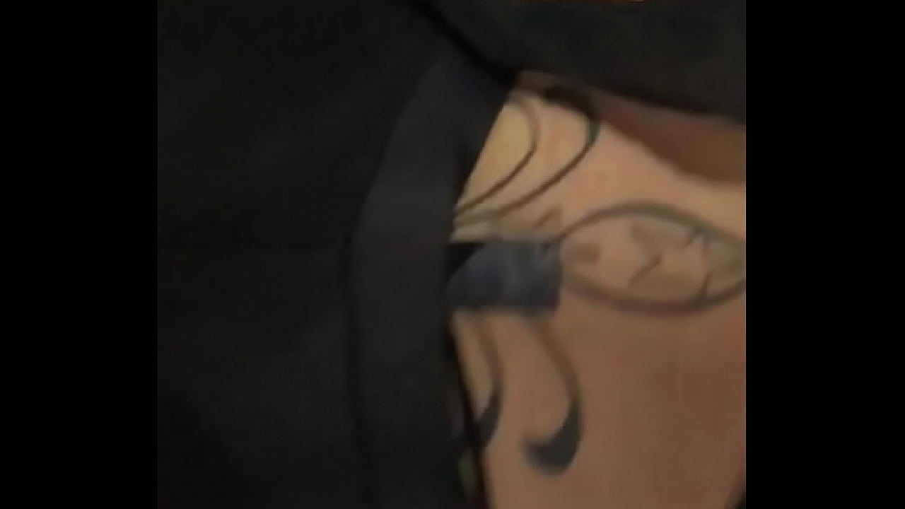 Le gusta andar ense&ntilde;ando tanga