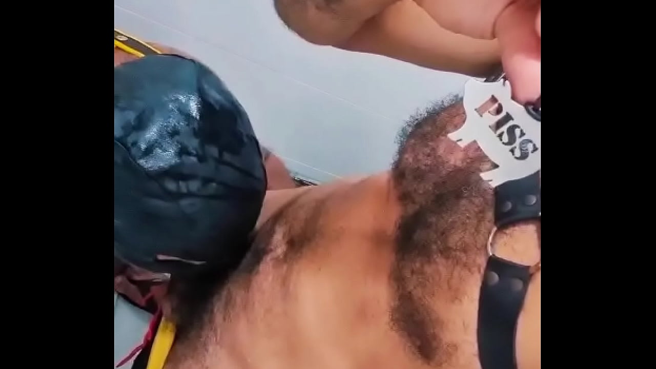 TOILET HUMAN. O PRAZER DE FAZER UM SUB DE MICT&Oacute;RIO. E AINDA COMER O SEBO DA MINHA PICA