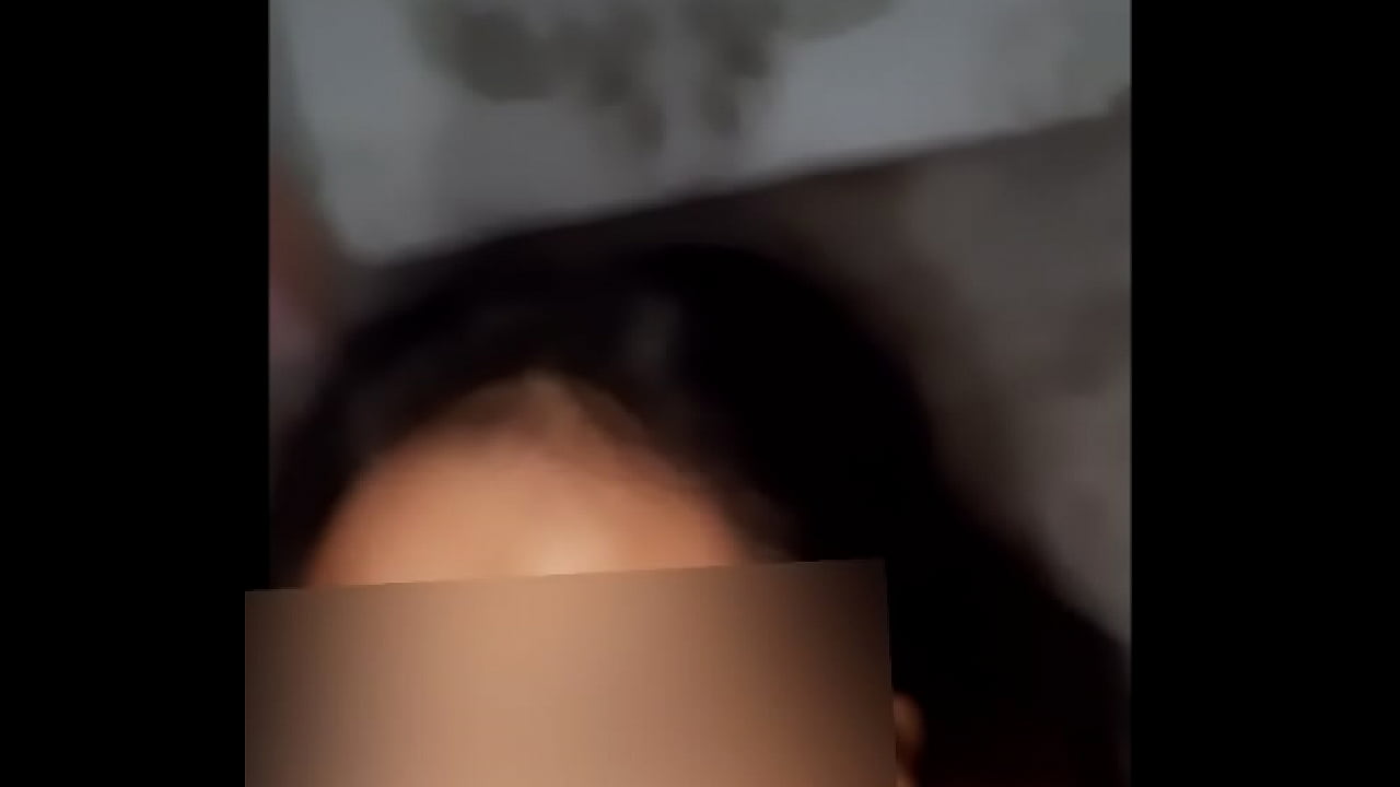 Me lo mama arrodillada