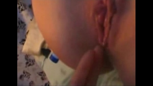 Le comen la rajita a la madrile&ntilde;a