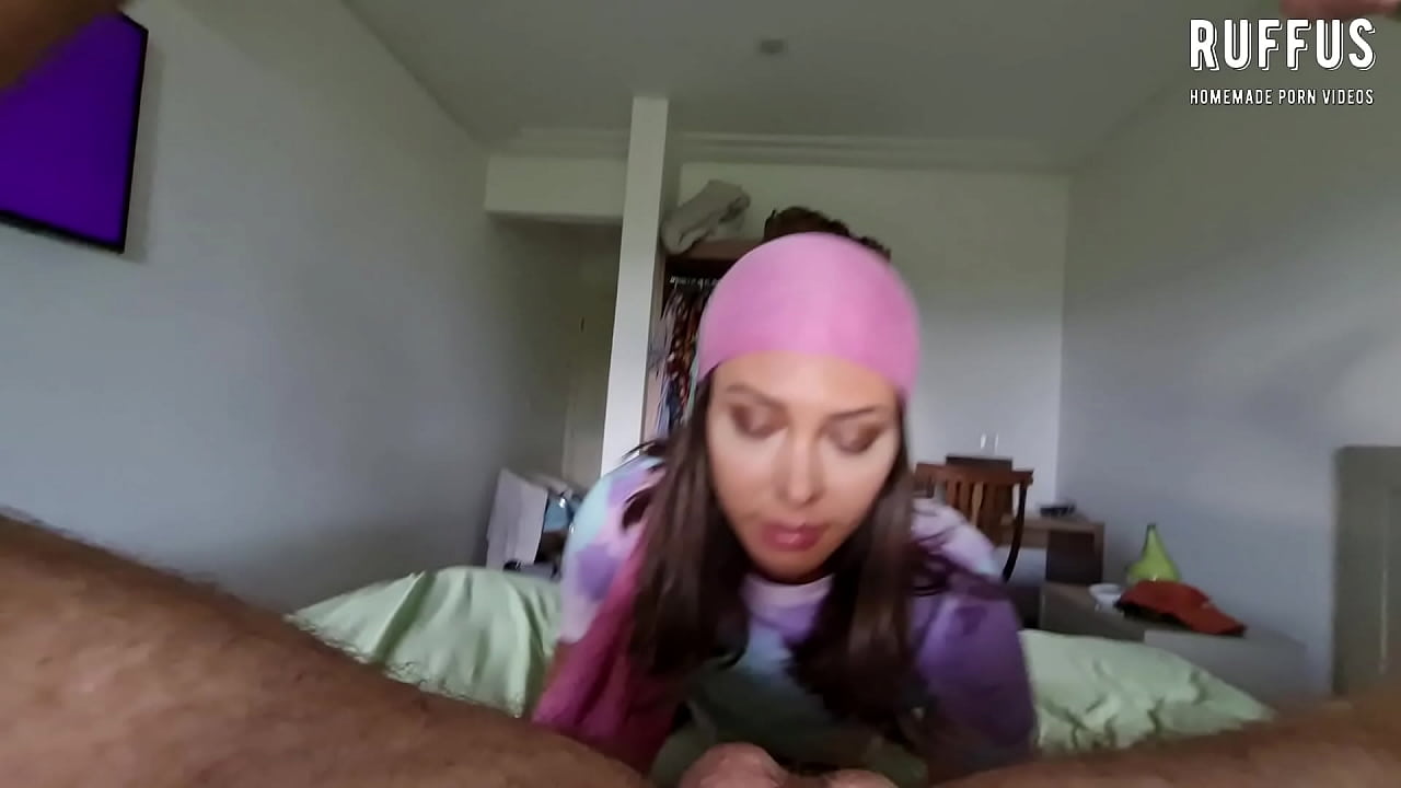 Casada chupando a rola e o cu do marido e depois faz ele gozar com sua quicada - Ana Rothbard