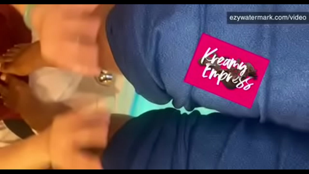 Black bbw enjoys pedicure